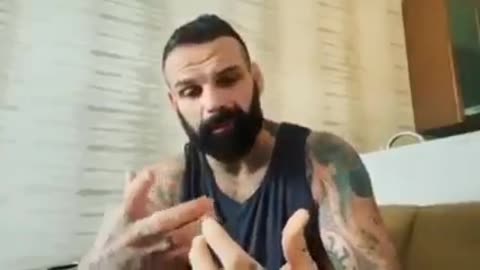 Alessio Sakara sulle discriminazioni da Green Pass