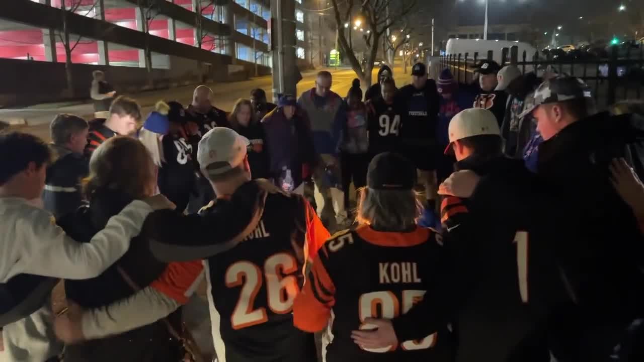 Bills and Bengals Fans Gather to Show Support for Damar Hamlin