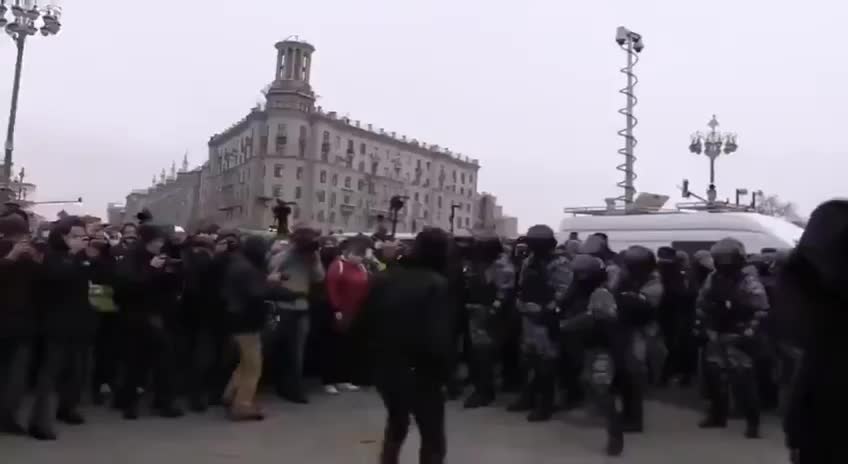 Protestors Resort To Fighting Back. When Will It End With Fully-Armed Mutual Combat?