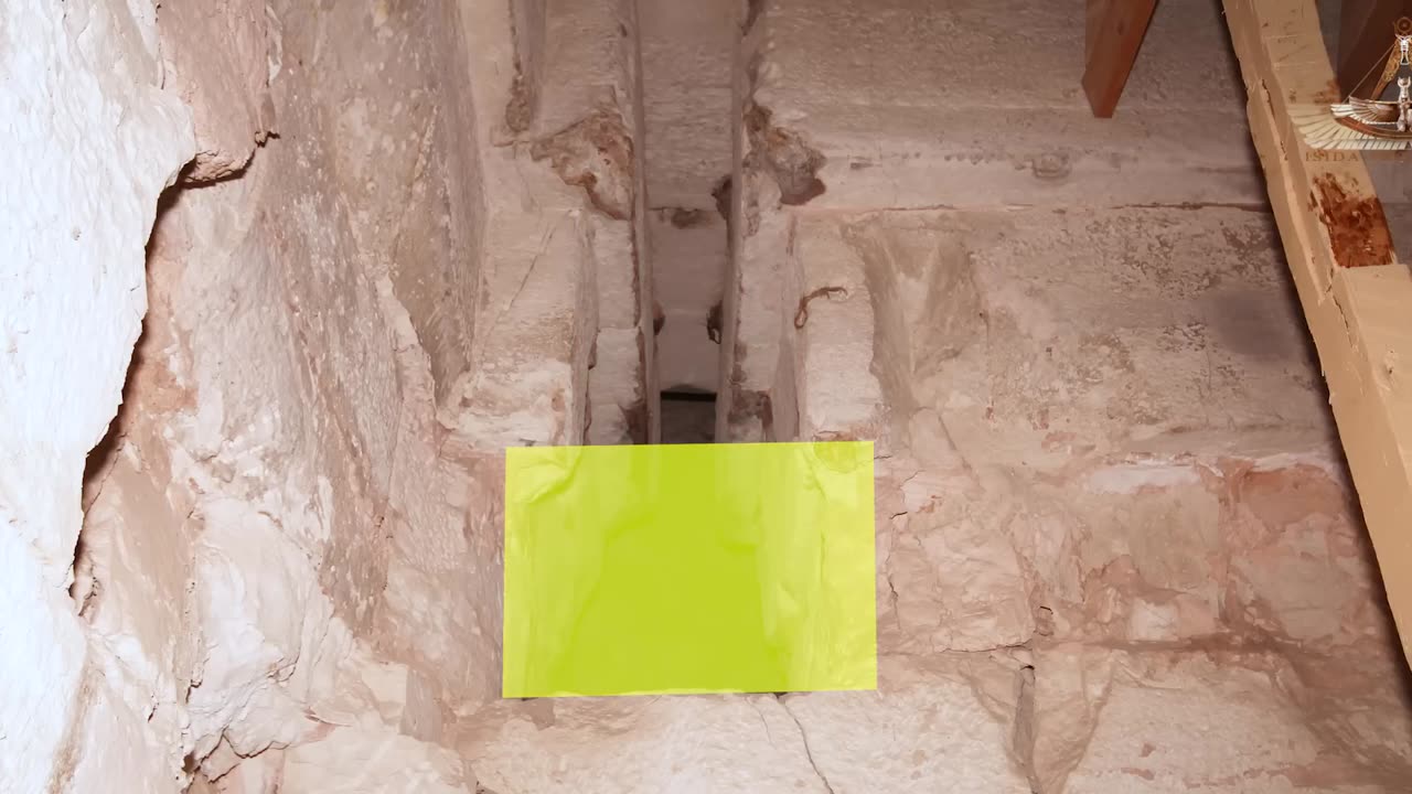 Vanishing Clues of the Bent Pyramid
