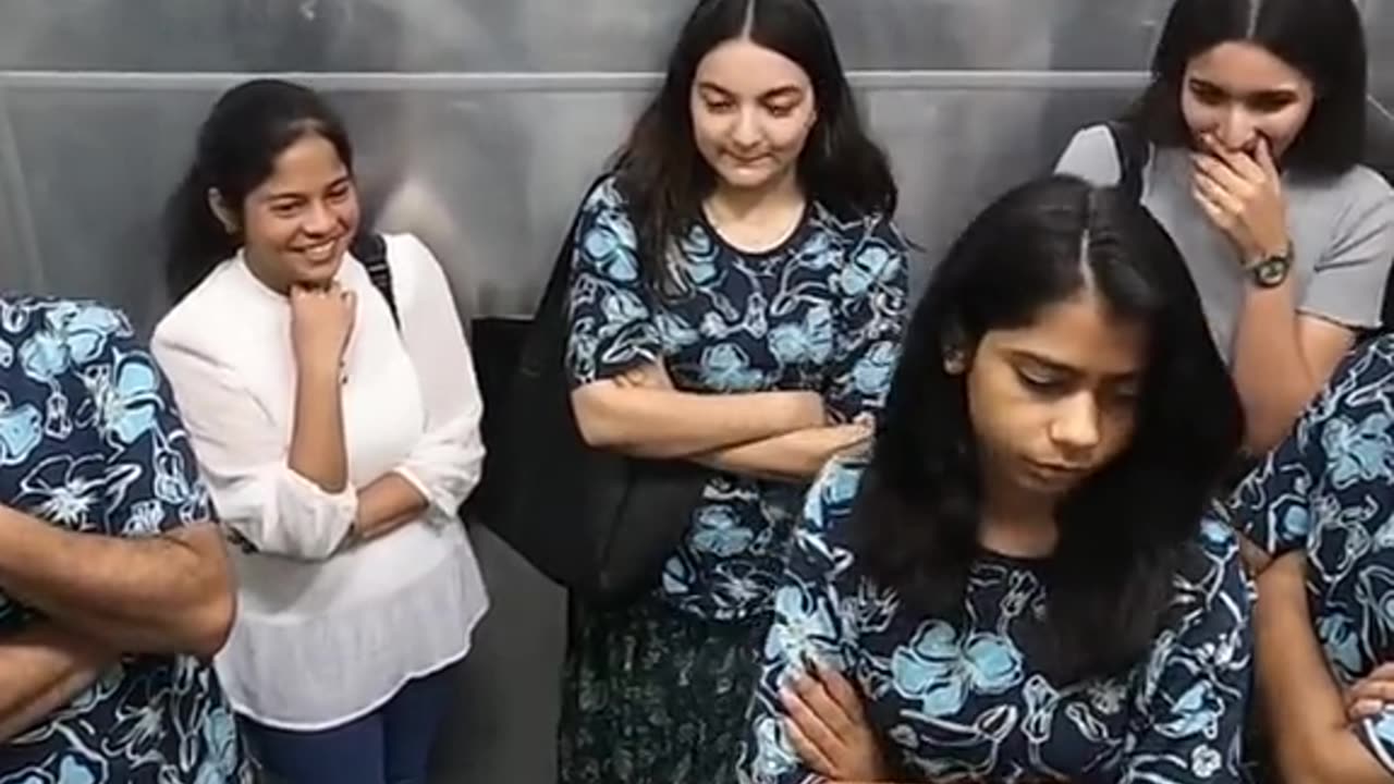 Same t shirts prank in life,people died by laughing
