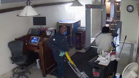1006RSOBBALowerDelAveDoor_2021-01-05_02h00min00s163ms.mp4