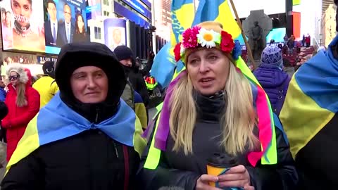 Protesters in Times Square call for peace in Ukraine