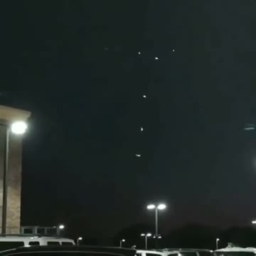 UFOs MIGHTY CHARIOTS OF GOD ANGELS ILLUMINATED SO CALLED BLACK MEN.🕎 1Corinthians 15:52 “IMMORTAL”