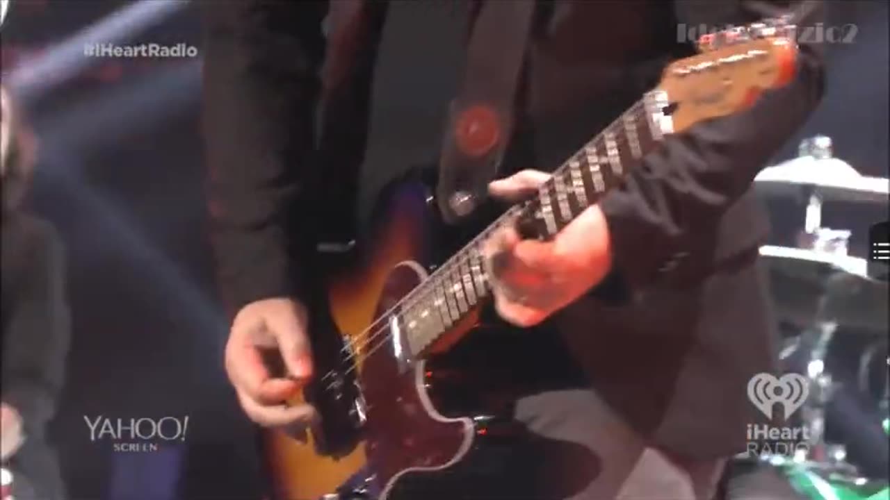 Train - Dream On (Aerosmith Cover) (iHeartRadio Festival 2014)