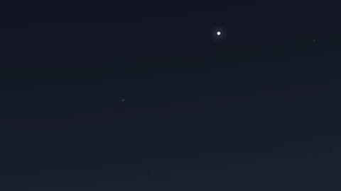 Zoom Moon Live