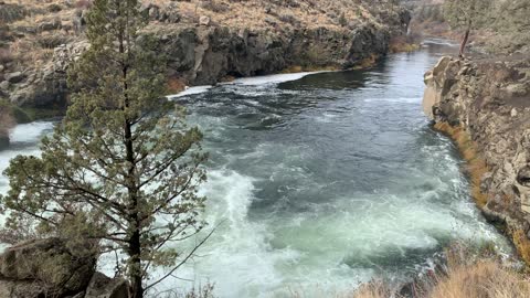 Central Oregon – Steelhead Falls – The Amazing Waterfall Area – 4K