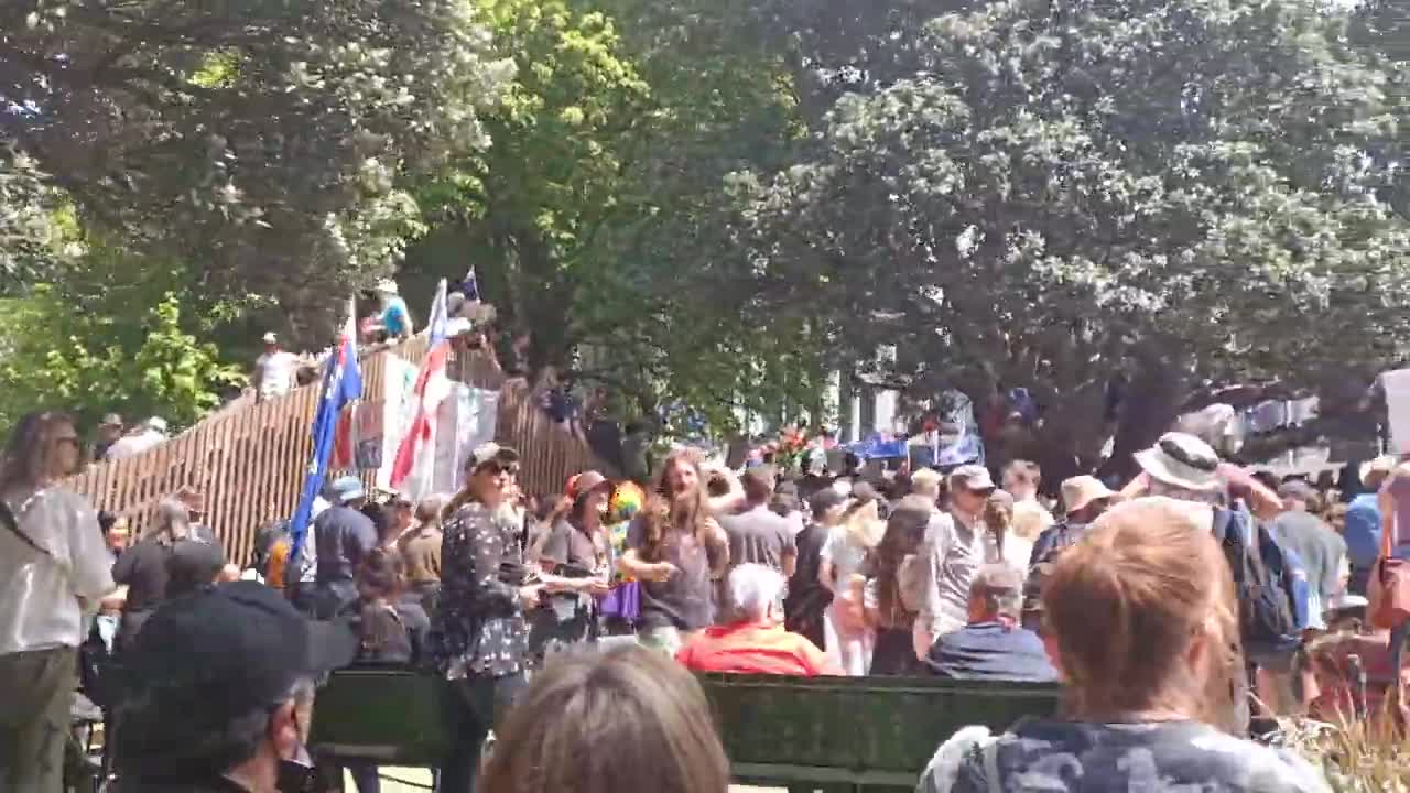 FREE NZ♥️THOUSANDS👊🇳🇿 OF BEAUTIFUL PEOPLE FILL NZ PARLIAMENT GROUNDS