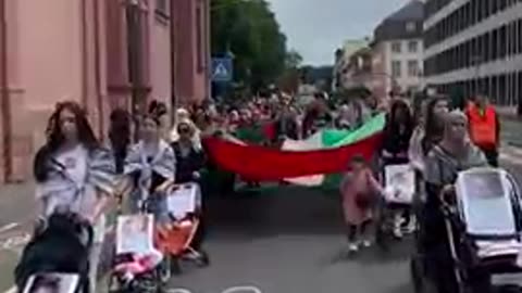 Protesters in Germany display images of killed Palestinian children in Gaza _ AJ _shorts