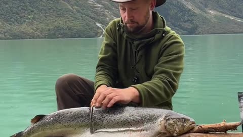 Big fishes need big knives😎