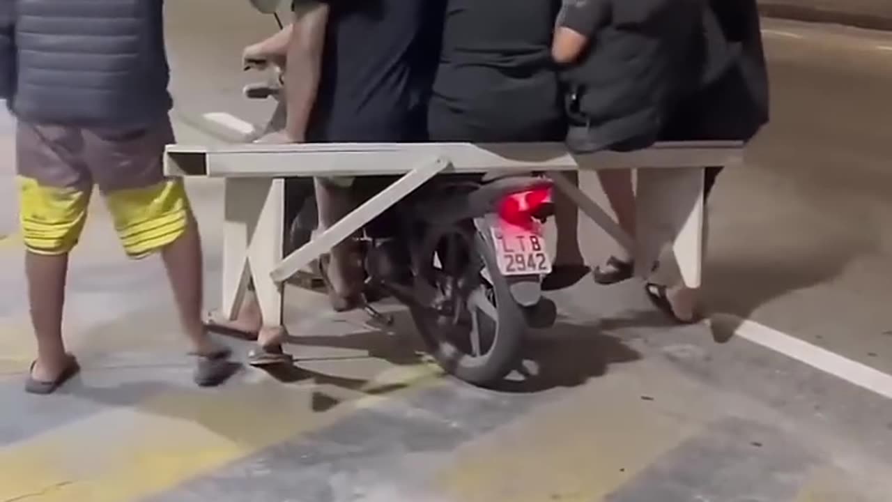 Teknik untuk mengubah sepeda motor menjadi mobil