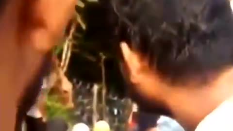 🇵🇦 Panama is now building a razor-wired border barrier to block the migrants