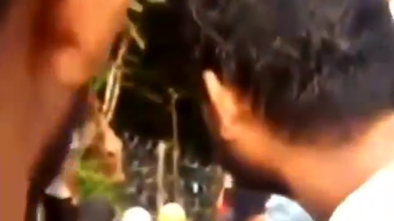 🇵🇦 Panama is now building a razor-wired border barrier to block the migrants