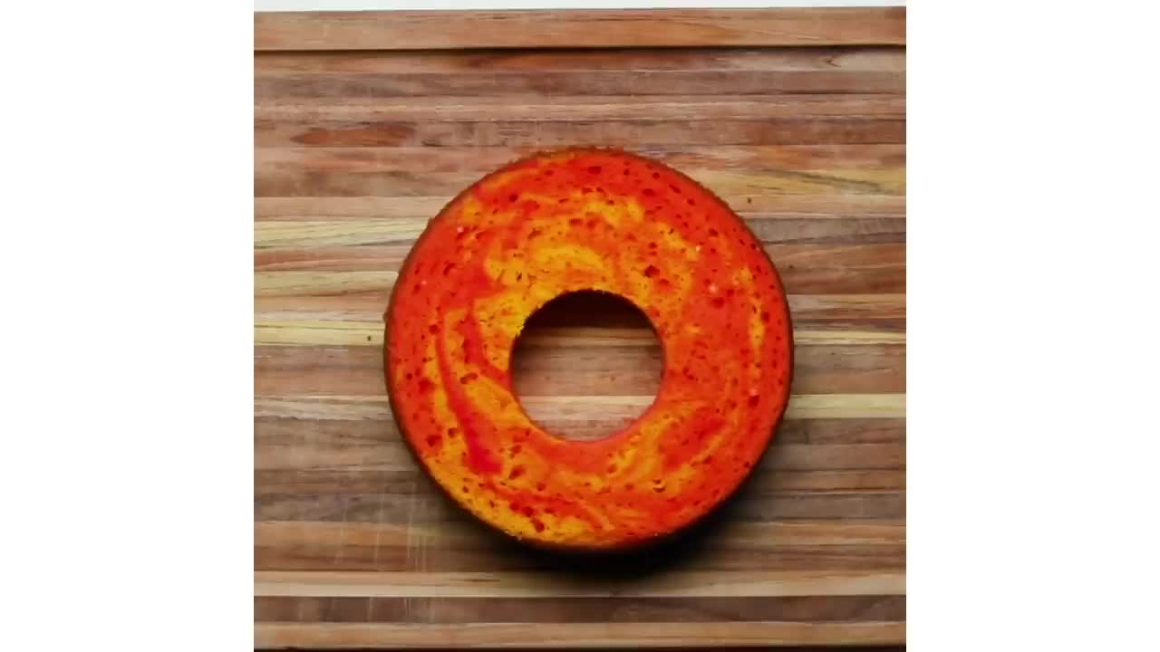 The volcano cake must be delicious, don't you think