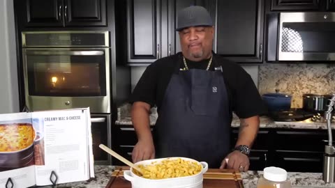 The Best Mac and Cheese You'll Ever Eat | #SoulFoodSunday