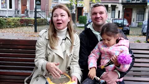 Book app connects Ukrainian fathers with children