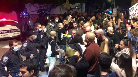 Protestors Outside of The Isreali Prime Minister's House