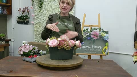 How to make a Massed Oval Flower Arrangement