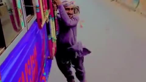 Weirdo people in Pakistan with amazing skills😂