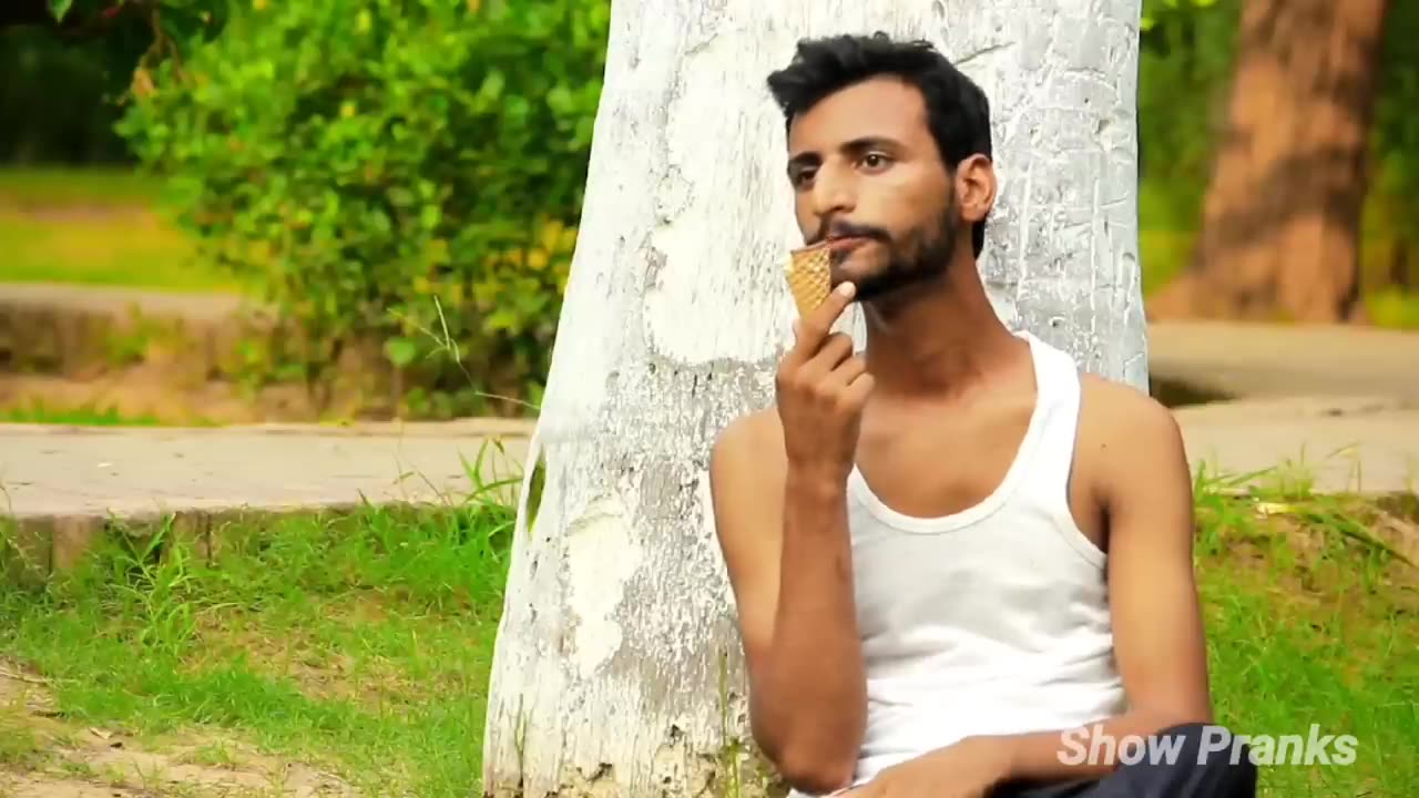 🤣🤣Blind man Eating ice cream prank 🤣🤣