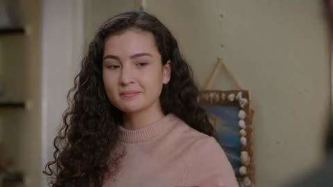 Aybike estalla contra Cansu al verla con el jersey que le regaló su madre antes de morir