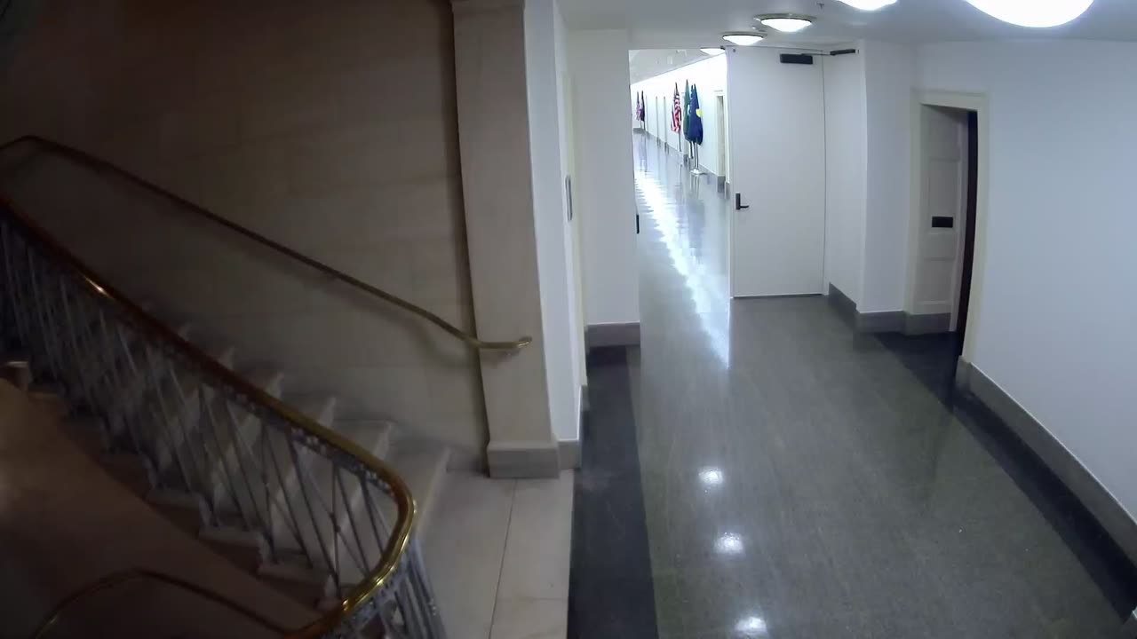 3243LHOB02Stair1_2021-01-06_08h00min00s613ms.mp4