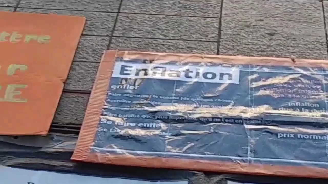 Street exhibition in Lyon, France, features photos of children who died from Covid injections
