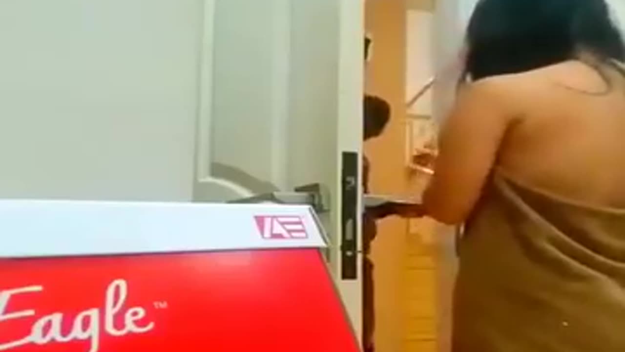 Without clothes 😳😳