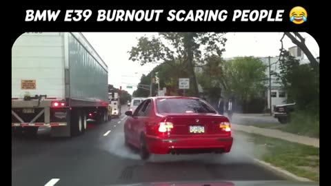 BMW BURNOUT SCARING PEOPLE