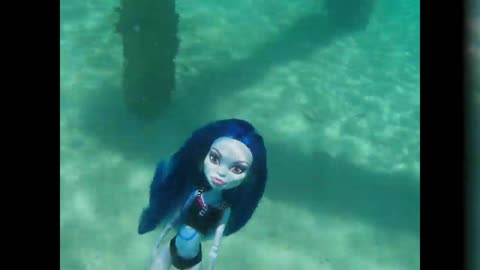 Snorkeling in the Caribbean- A Monster High/Ever After High Beach Vacation Stop Motion