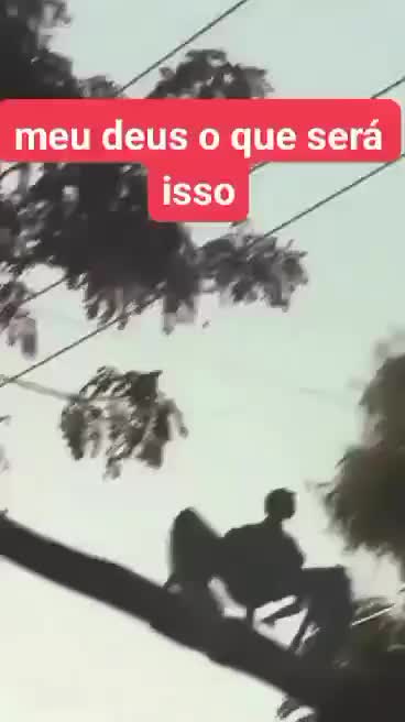 WHAT THE SHIT IS THAT THAT APPEARS AND NOBODY KNOWS WATCH THE VIDEO AND SHARE