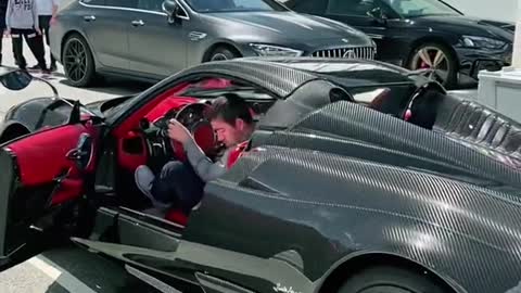 Pagani Huayra Roadster