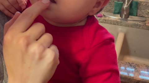 Woman Hypnotizes Her Baby
