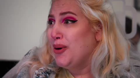 ESTA PERSONA HUMILLA A CHICA POR PESO