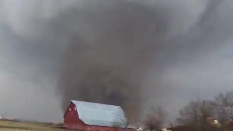 Tornado Rips Through Illinois