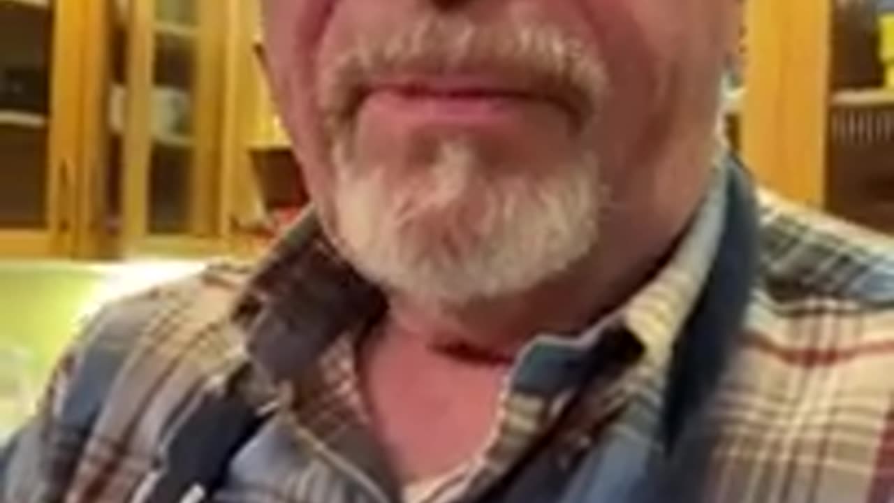Dr Michael Savage Cooking and Talking about the war situations.