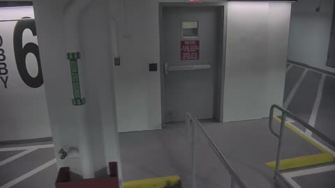 6053RHOBG2G206NorthLobby_2021-01-05_00h40min02s077ms.mp4