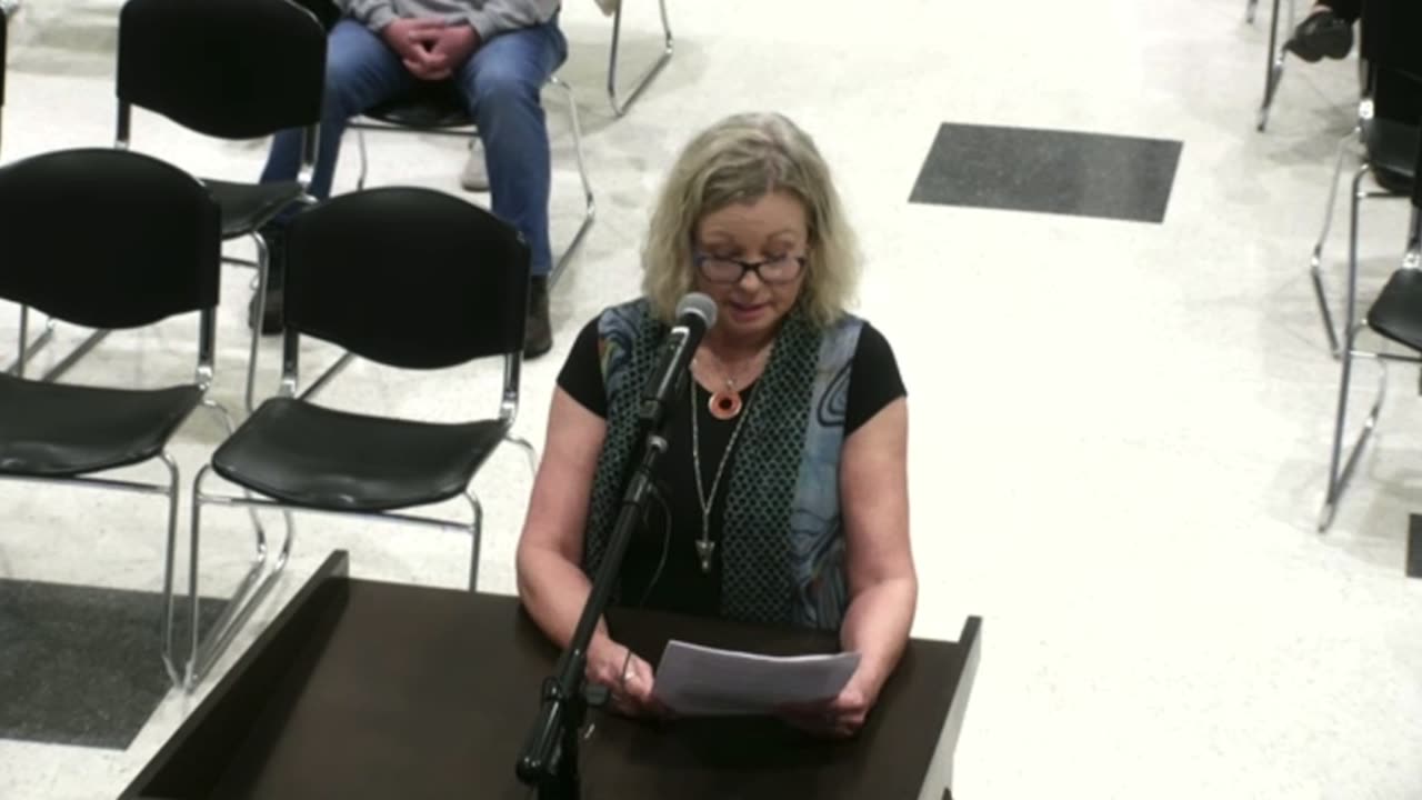 Jennifer Milele speaks at the 5/1/23 Wilson County School Board Meeting