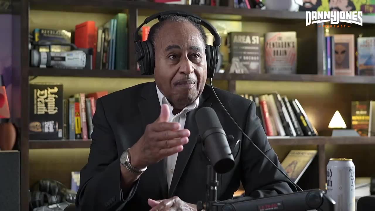 Physicist RL Mallett reveals why time travel is not only possible