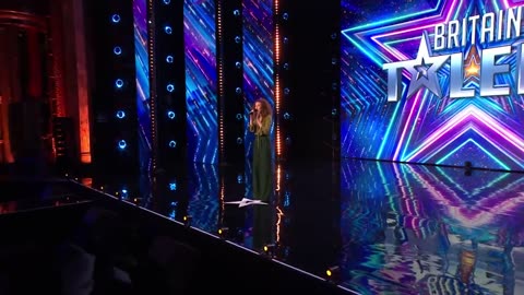 GOLDEN BUZZER! Loren Allred shines bright with ‘Never Enough’ | Auditions | BGT 2022