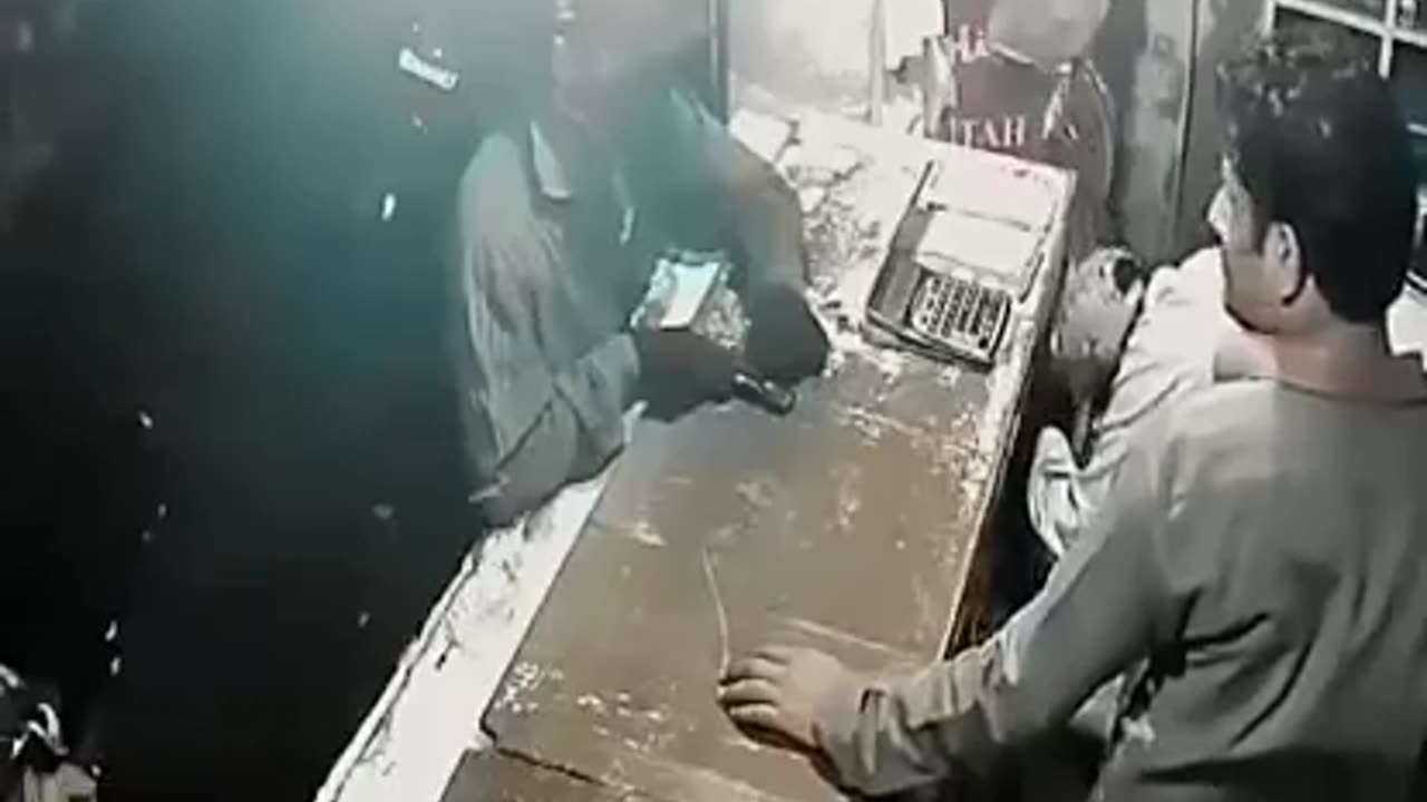 Karachi ma chori ka wardat