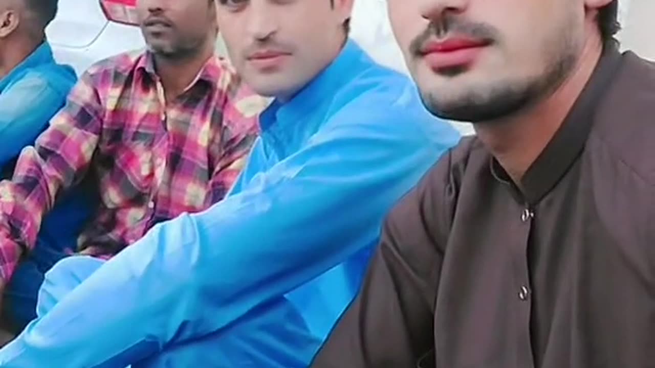 Akhtar da yo wraz khushali da raba tera ba she