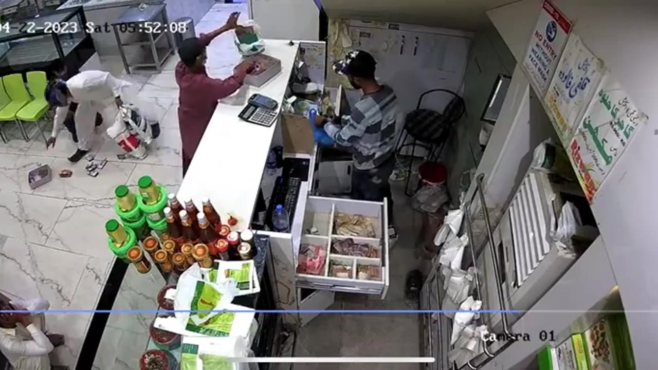 heavy weapons robbed a bakery in Gorangi PAKISTAN