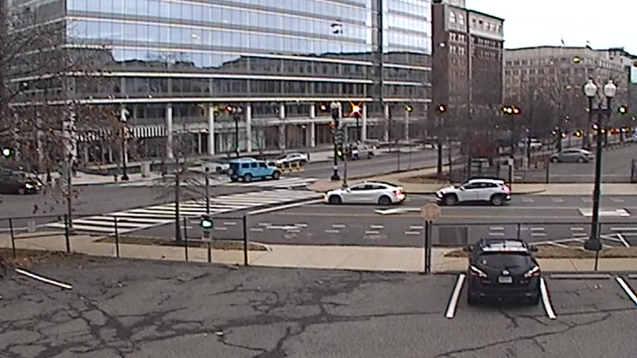 1901LOTS00Lot11SenateParking_2021-01-05_15h57min41s687ms.mp4