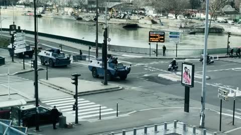 France Paris prepares for the banned convoy protests commie style