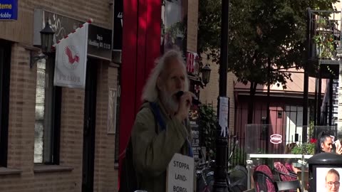 Jordens vänner har torgmöte. Ingmar Bergmans plats och Mariagatan i Helsingborg 6 Sept. 2018