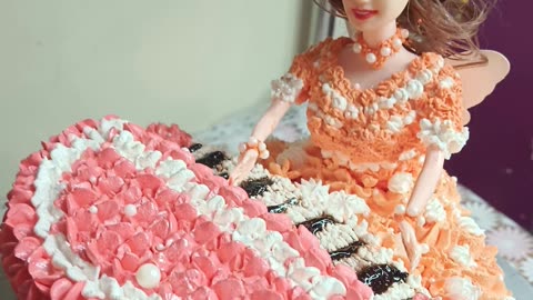 Designer cake doll piano cake
