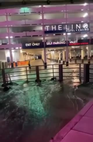 @VegasIssues Update: The Linq has already flooded. LV Not built for rain...