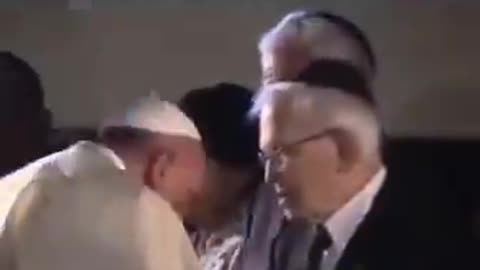 P💩Francis kissing the hands of Rothschilds