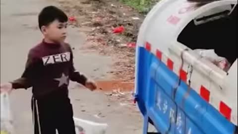 There's so much we could all learn from this kid 👏❤️